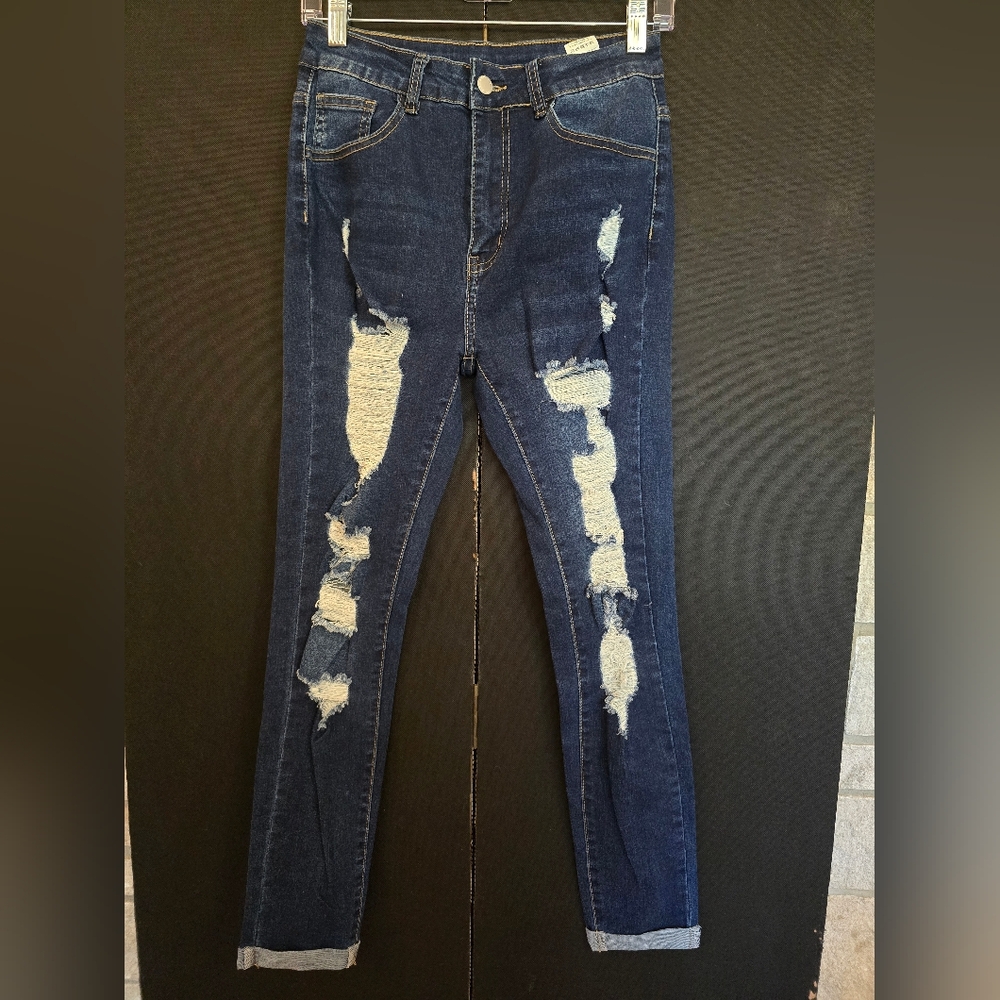 Shein size 6 slim fit skinny ripped jeans